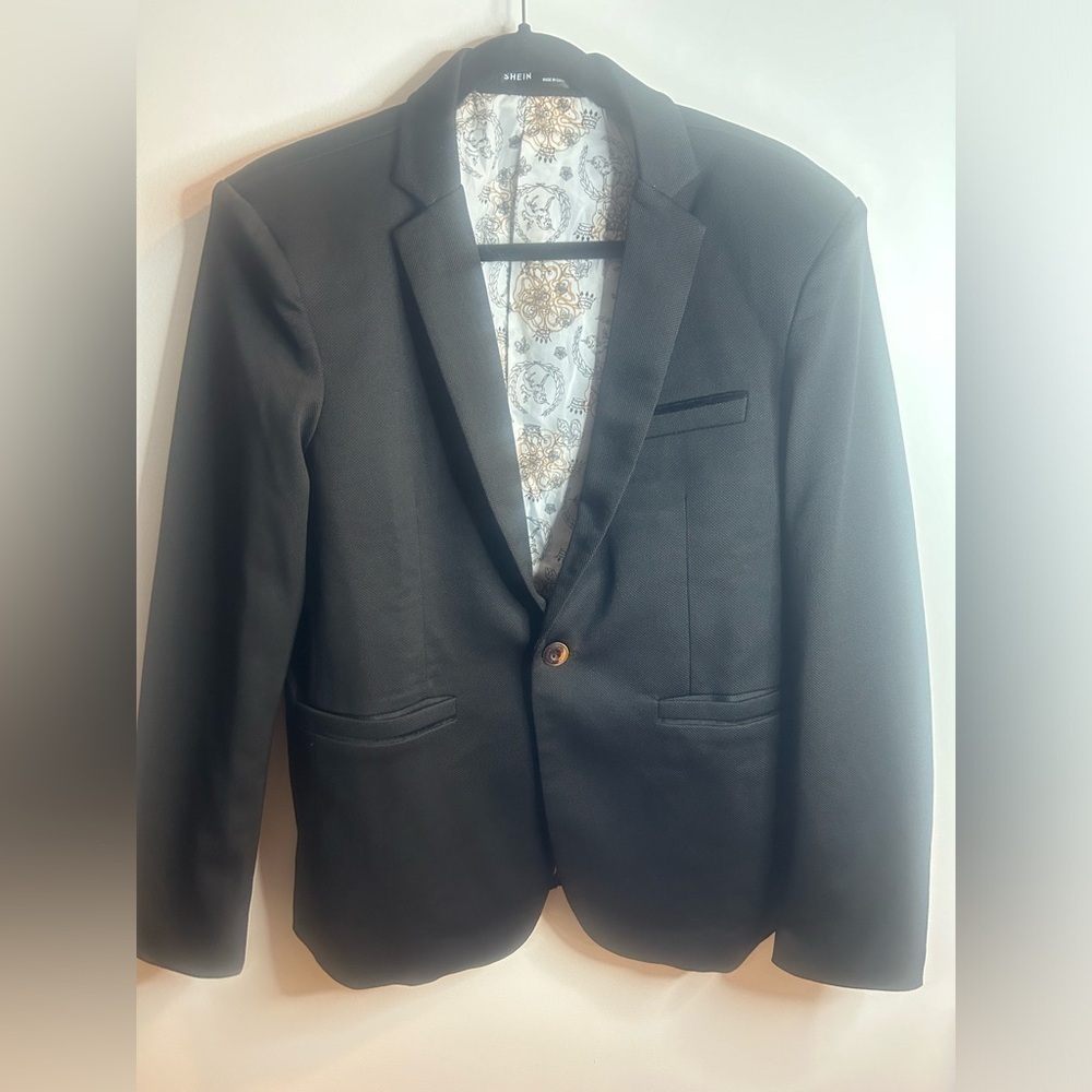 SHEIN size M black blazer with pockets, long sleeve. Crown/floral pattern inside